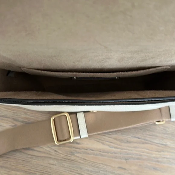 Coach Cream and Tan Crossbody Bag with Gold Hardware - Picture 2 of 8